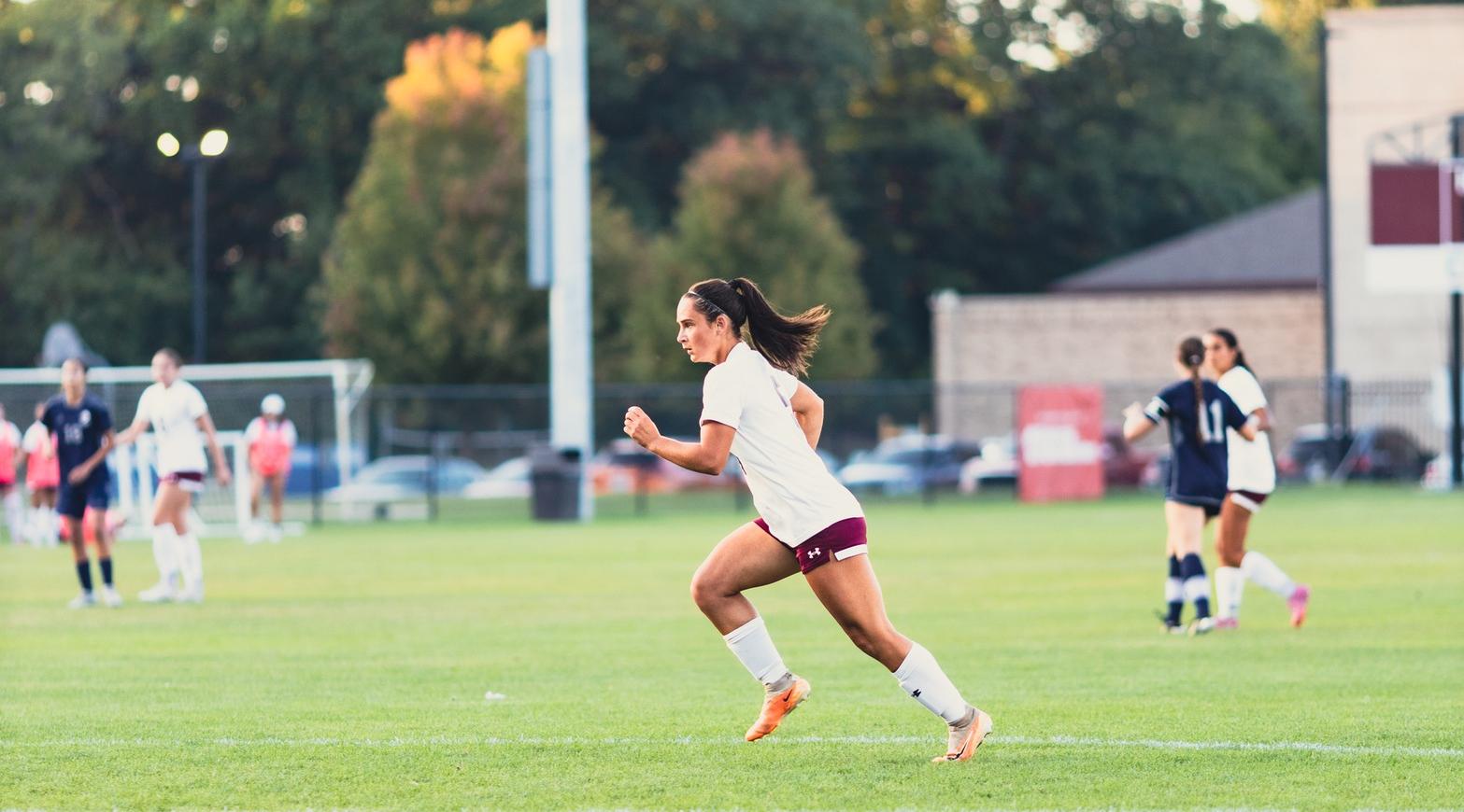 Saints Fall in Tight Battle to St. Francis (IL)